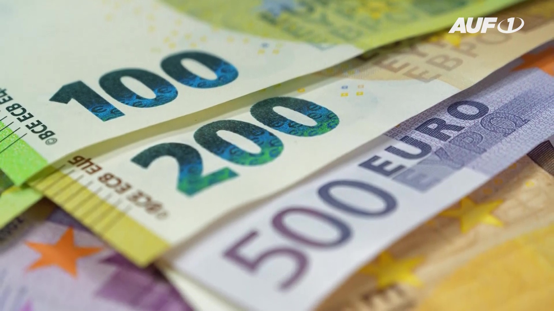 Bargeldabschaffung: EZB-Chefin gibt zu, dass digitaler Euro der Überwachung dient