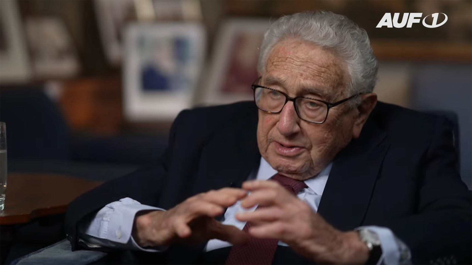 Henry Kissinger: Friedensnobelpreis für einen Kriegsverbrecher?