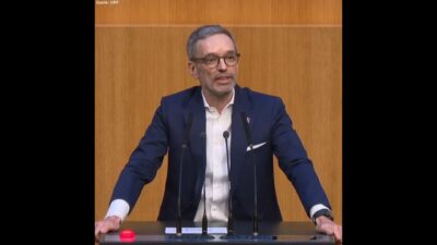 Mehr über den Artikel erfahren Herbert Kickl rechnet mit der Einheitspartei ab!