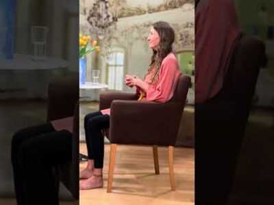 Mehr über den Artikel erfahren Priska Maria: Der weibliche Weg (hinter den Kulissen im MYSTICA-Studio)