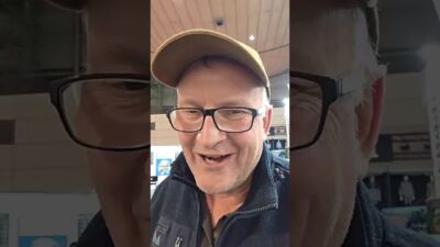 Mehr über den Artikel erfahren Mein Held übertreibt, aber danke Markus. Was du im Ahrtal gerissen hast war unmenschlich. 🙏