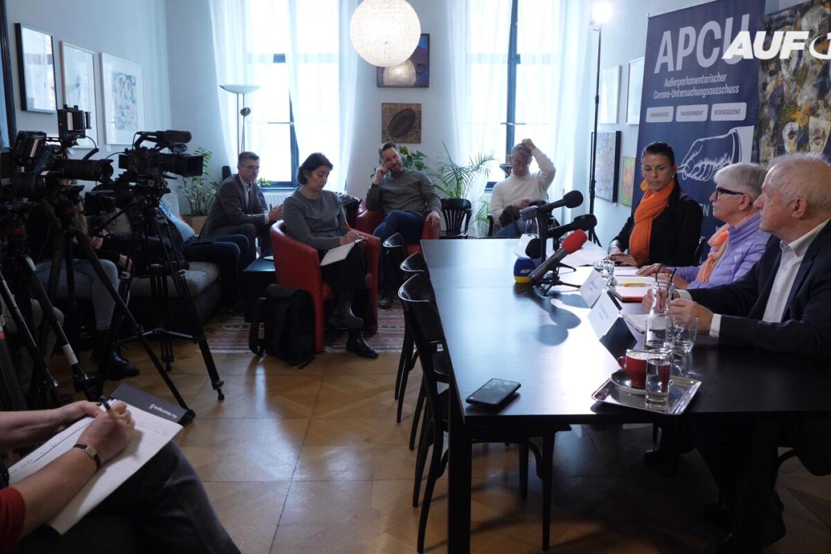 Mutter von Impfopfer: „Meinen Sohn haben die Gift-Spritzen umgebracht!“