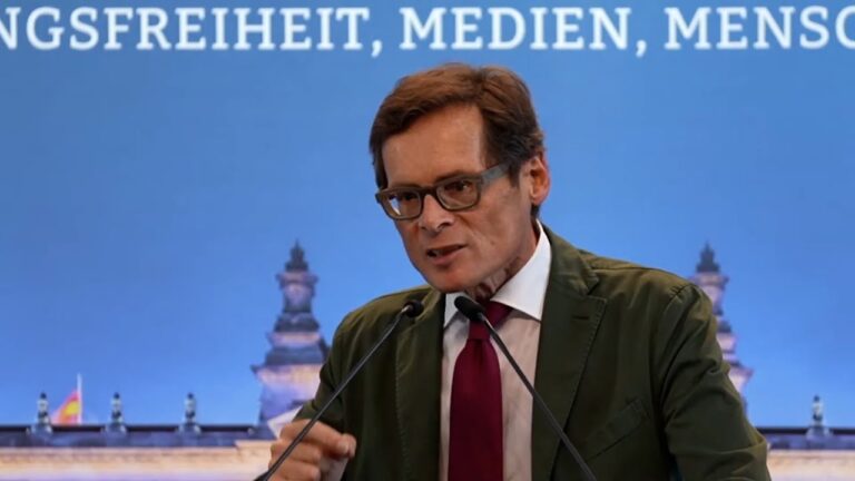Mehr über den Artikel erfahren «Der Weltkrieg kommt»: Roger Köppel am AfD-Demokratiekongress zur Lage in Europa