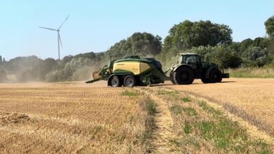 Mehr über den Artikel erfahren Vorsprung durch Technik. Gibt’s in 🇩🇪 noch. Nicht beim Auto aber ……… ☝️Löst uns die Handfesseln!