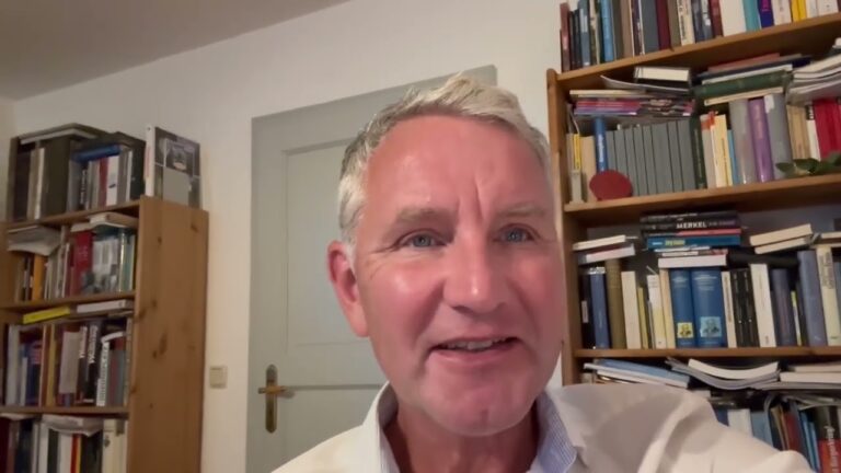 Mehr über den Artikel erfahren Bombe!!! Höcke will Wagenknecht zur Ministerpräsidentin in Thüringen machen!